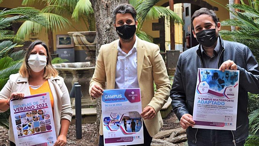 Los ediles Idaira Afonso y Rubens Ascanio junto a Luis Yeray Gutiérrez, alcalde. | | E.D.