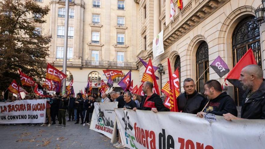La huelga de limpieza de Zaragoza, aplazada a noviembre: "Se ha vulnerado un derecho constitucional"