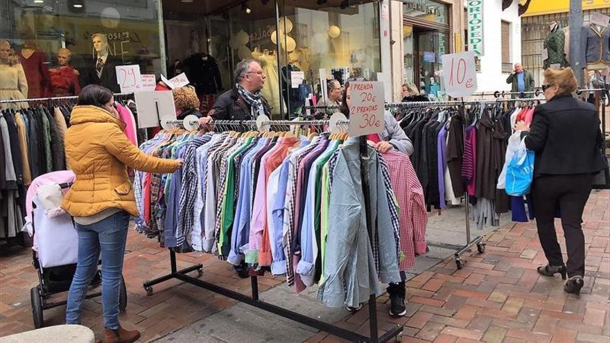 Las tiendas de Asemce sacarán el stock de temporada a la calle