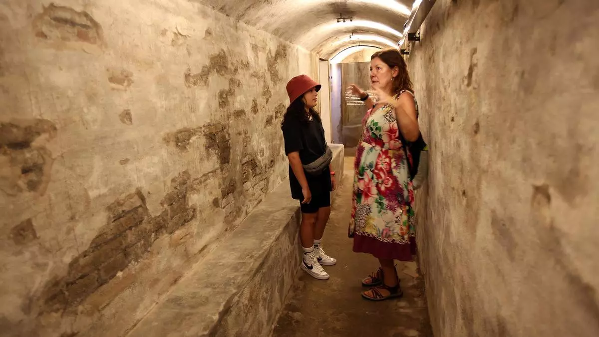 Viaje al refugio antiaéreo de la plaza de la Revolució en Gràcia