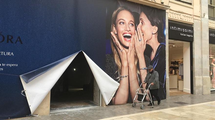 Las obras para abrir la nueva tienda de Pandora en la calle Larios ya están en marcha.