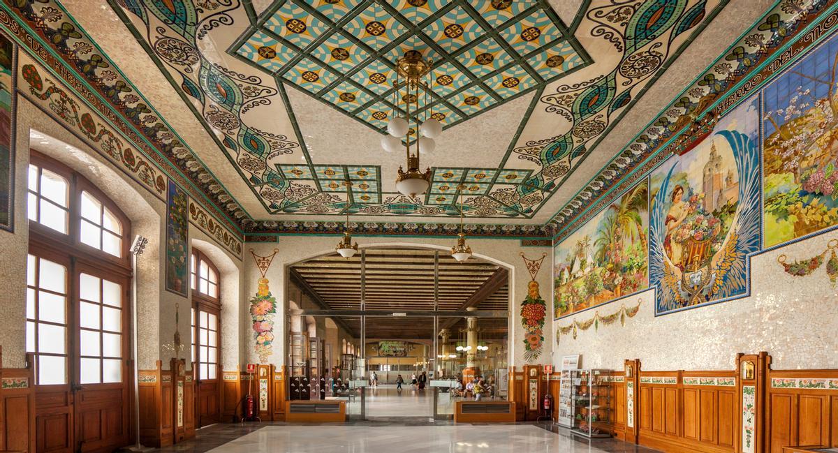 Modernista, pero distinta a las obras de Gaudí.