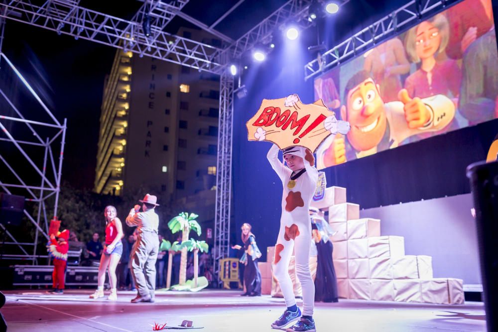 Las mejores imágenes del concurso de playbacks de las peñas de Benidorm