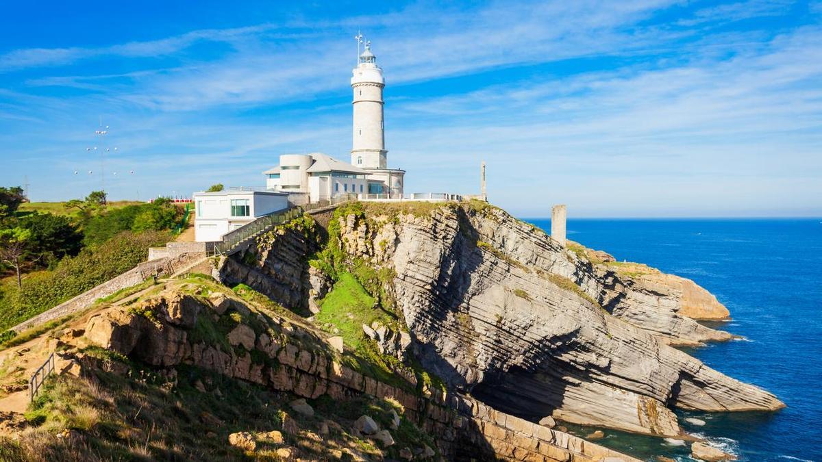 Vistas del faro del cabo mayor de Santander