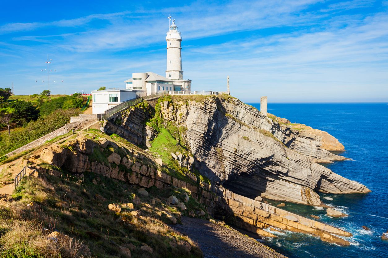 Vistas del faro del cabo mayor de Santander