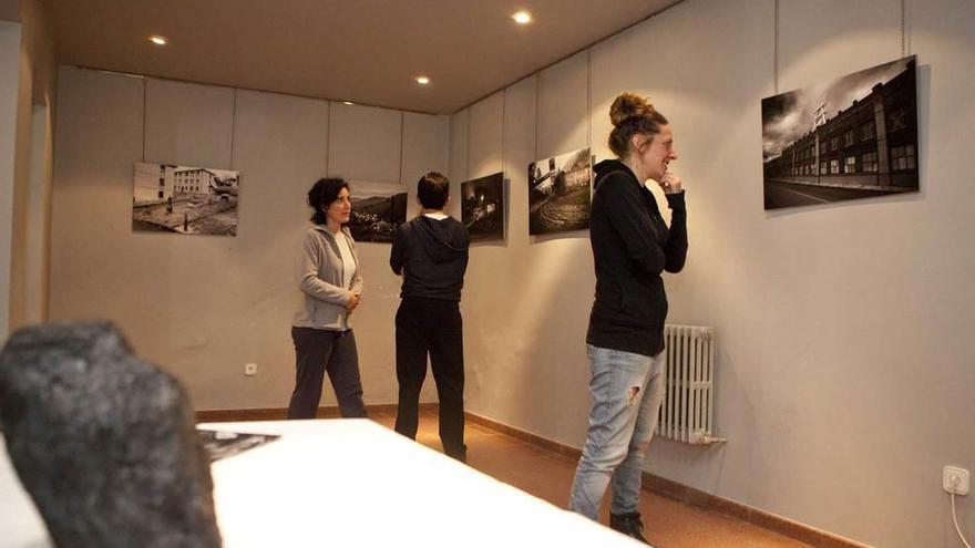 El fotógrafo Javier Xué expone su obra en Sotrondio