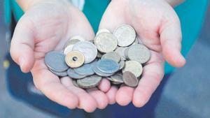 Dos excursionistes troben un tresor d'or valorat en més de 300.000 euros: conté objectes del 1808