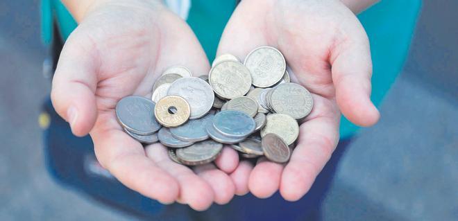 Dos excursionistes troben un tresor d'or valorat en més de 300.000 euros: conté objectes del 1808