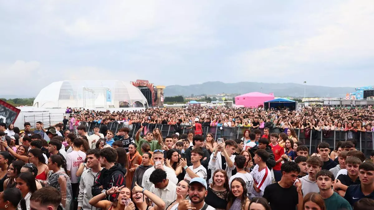 Locura con Juan Magán, John Pollõn y D.Valentino en la primera jornada del "Last Dance" del Boombastic