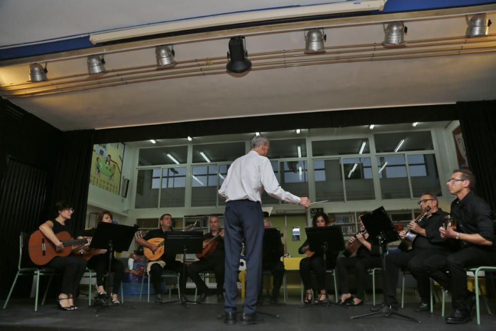 El Colegio Público Cuba renueva su biblioteca bajo el nombre de "Cecilio Gallego", padre de alumno e impulsor de las actividades del centro en sus inicios