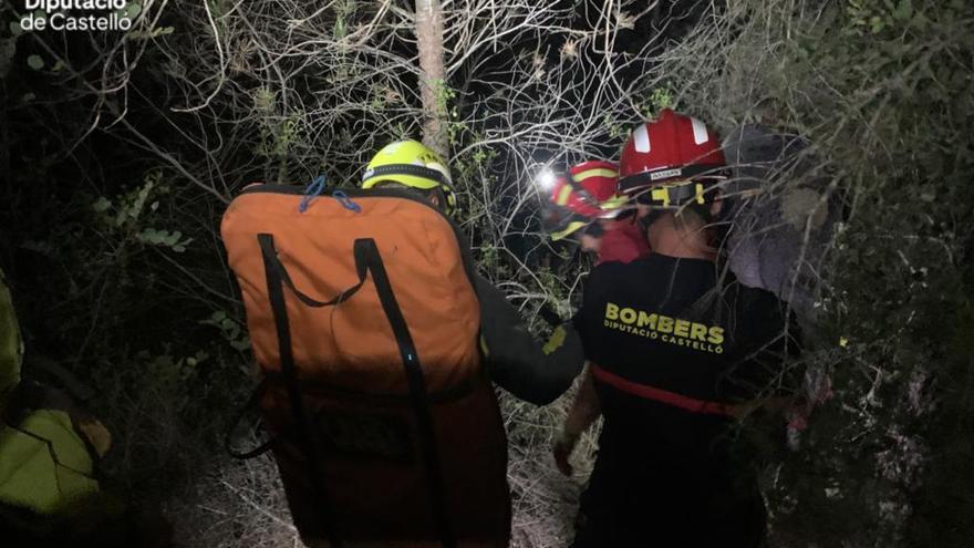 Rescatan de madrugada a un hombre que no podía bajar de lo alto de un pico en Castellón