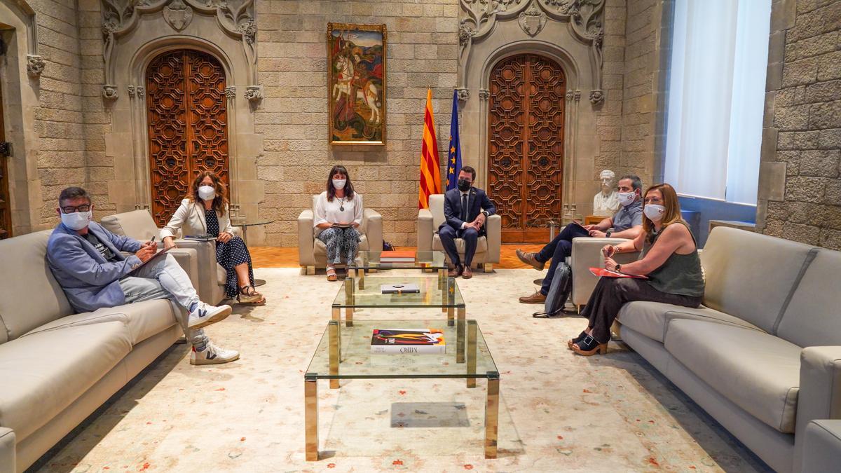 Un moment de la reunió del president de la Generalitat, Pere Aragonès, amb representants de la FMC