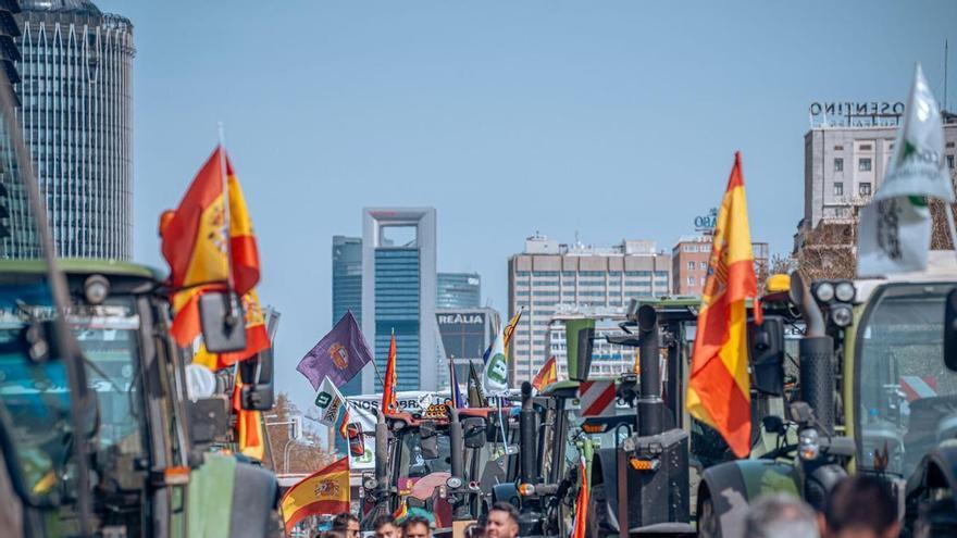 La tractorada en Madrid, en directo | Última hora de la protesta de agricultores y ganaderos que toman las calles contra la PAC y Mercosur
