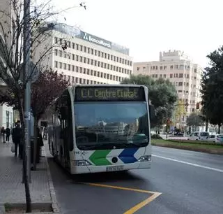El PSOE de Palma denuncia un "drástico recorte" de frecuencias en las líneas de la EMT a hospitales y la UIB