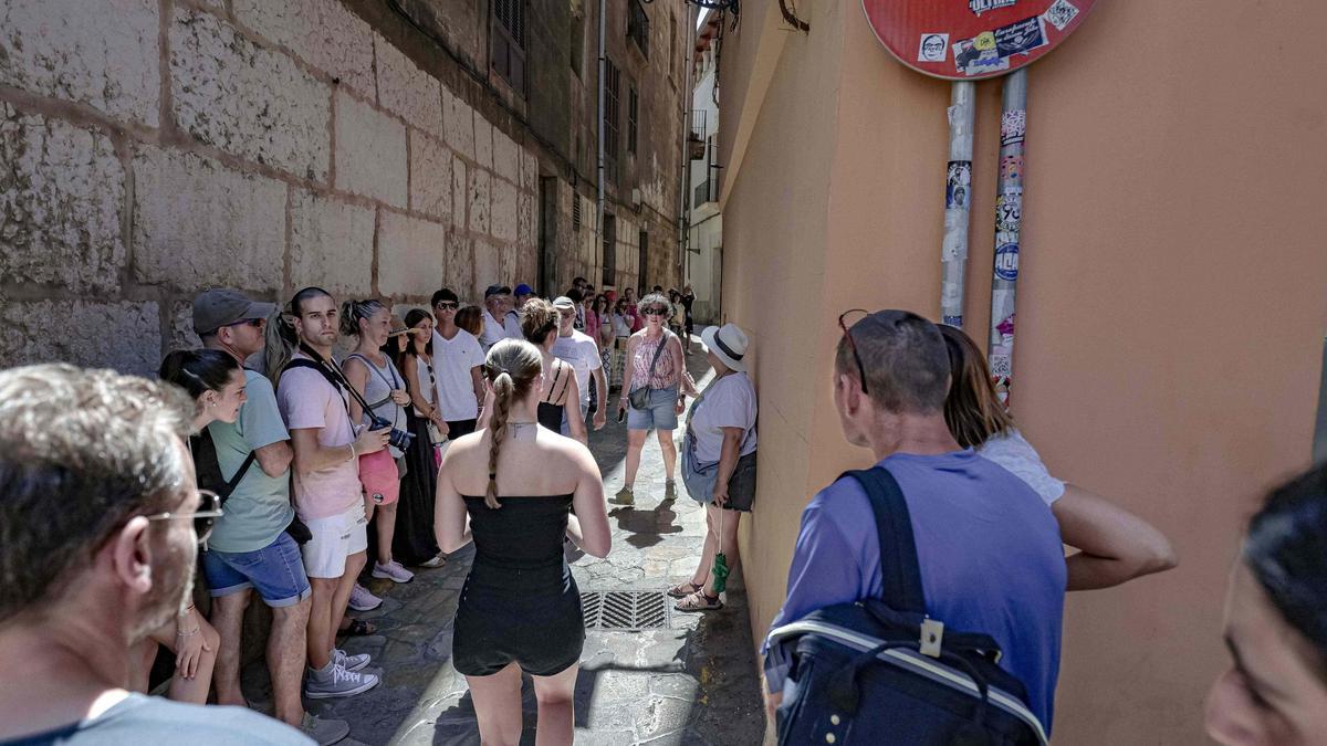 Turistas en el centro de Palma.