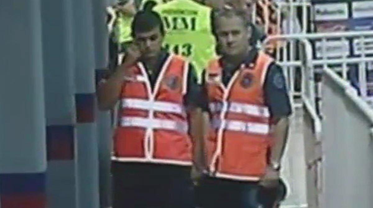 Agents de la policia esperaven el jugador a l’acabar el partit aquest diumenge.