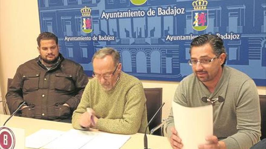 Vendedores ambulantes de Badajoz se quejan de los requisitos para renovar la licencia