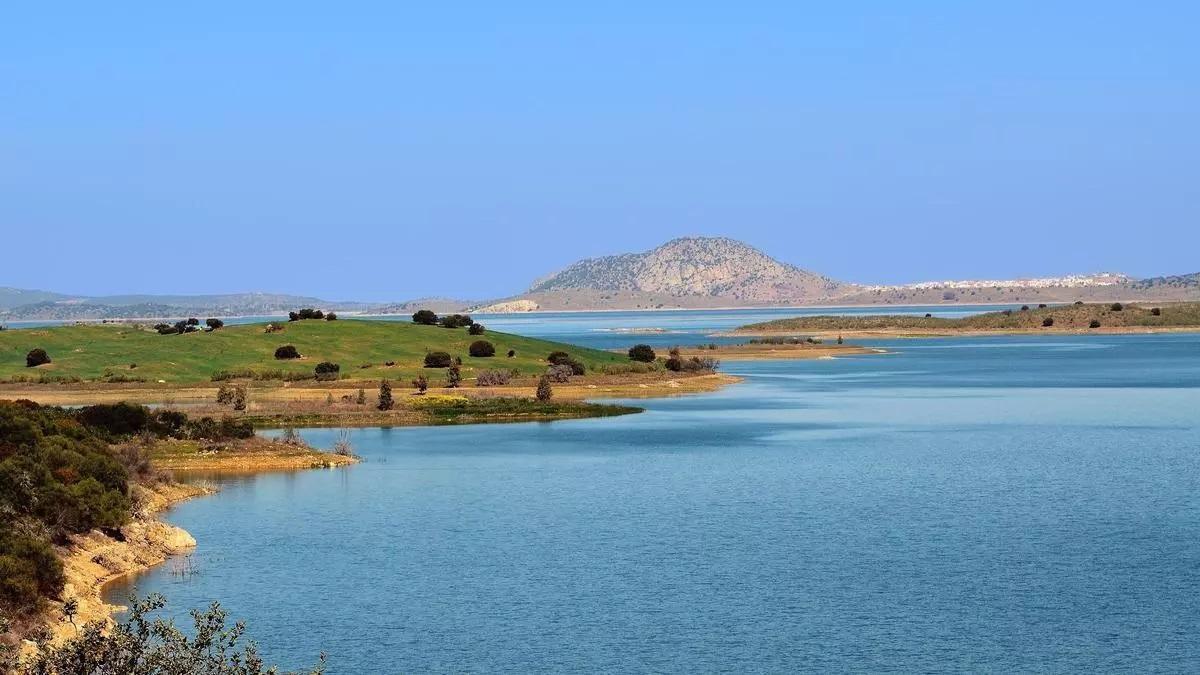 Este es el embalse más grande de España y uno de los más bonitos del mundo