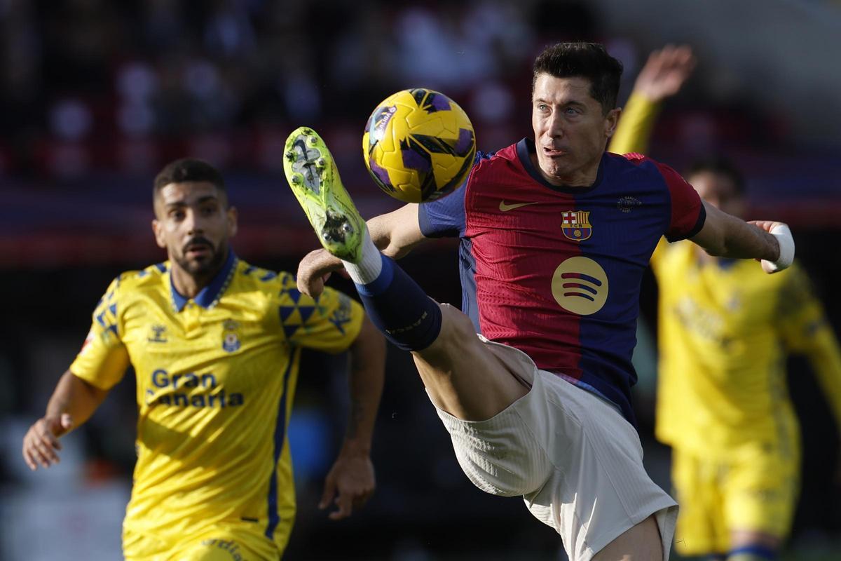 Robert Lewandowski contra Las Palmas en el encuentro liguero de la primera vuelta