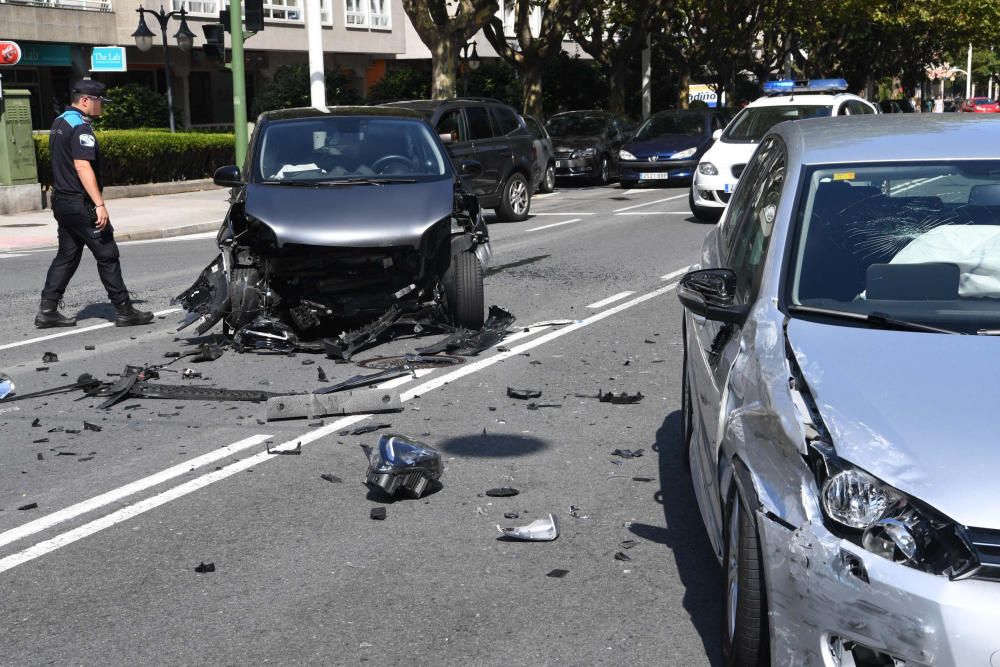 Un accidente corta el tráfico en Manuel Murguía