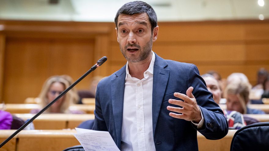 El ministro de Consumo reprocha al comisario de Transportes que se reúna con Ryanair antes que con él