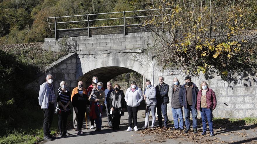 Quintaniella, un pueblo a quince kilómetros de Oviedo sin accesos y sin servicios