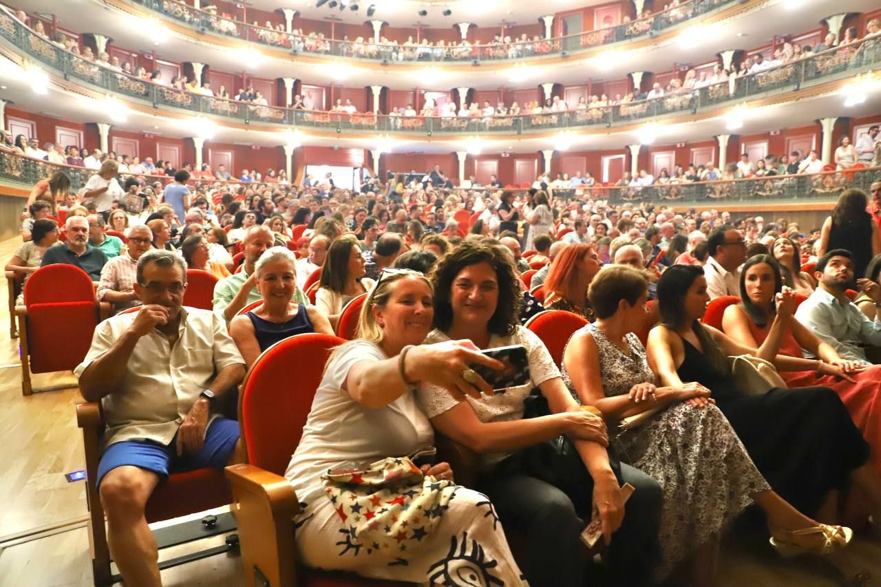 Sara Baras 'vuela' sobre las tablas del Gran Teatro de Córdoba