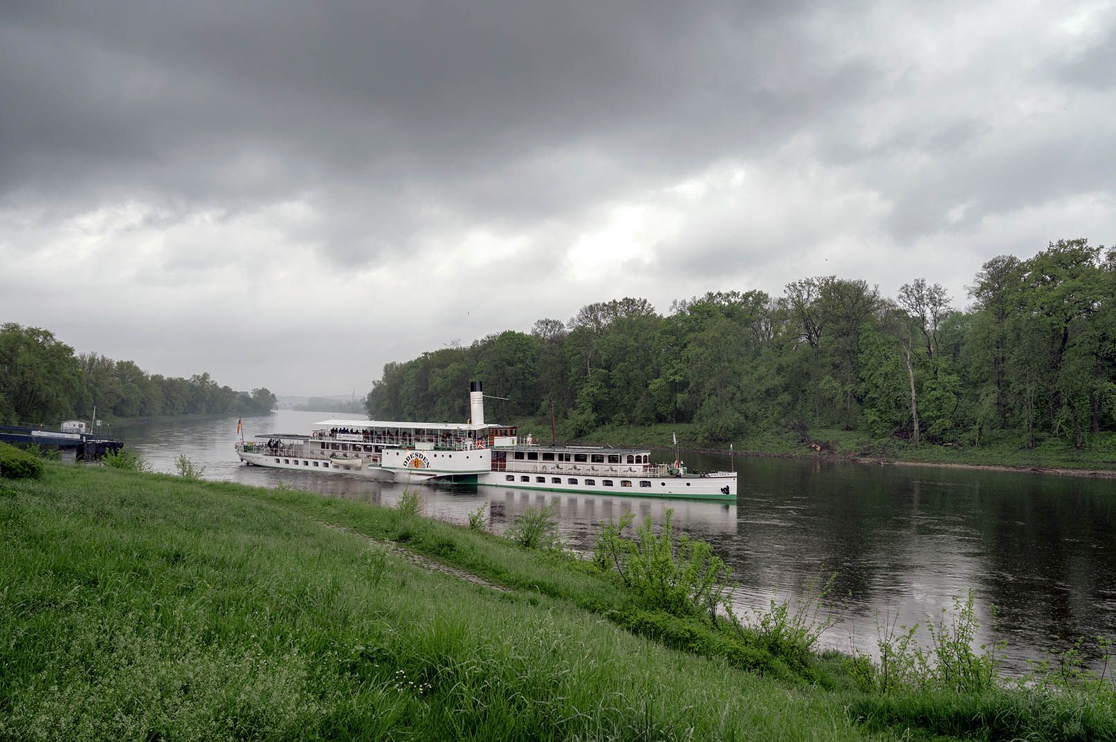 Réplica del barco de vapor que hace el recorrido entre Dresde y Pillnitz.