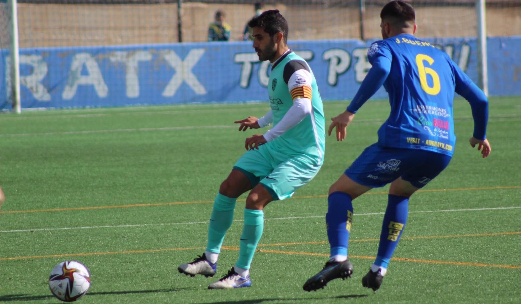 El mallorquín Lluís Sastre, jugador del Huesca B, ha sido sustituido en el minuto 12