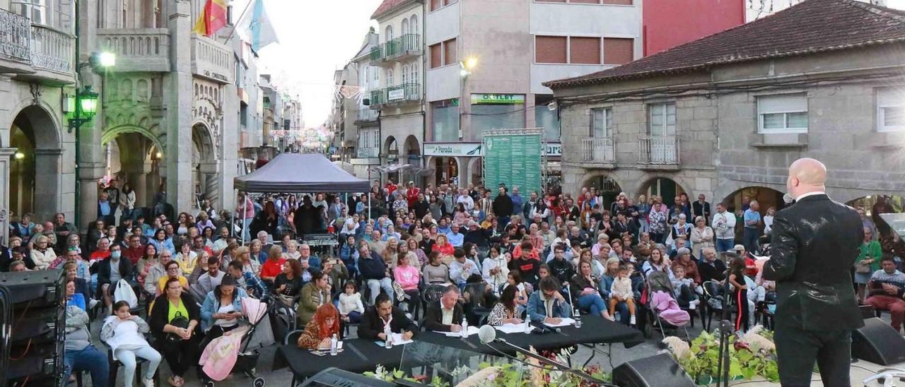 El público llenó la primera de las semifinales del certamen en la Plaza Arquitecto Antonio Palacios.   | // D.P.