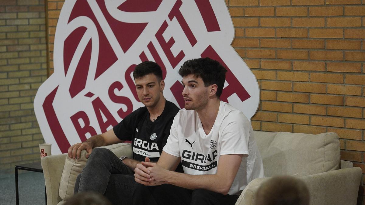 Les imatges de la trobada de Maxi Fjellerup i Pep Busquets amb aficionats infantils