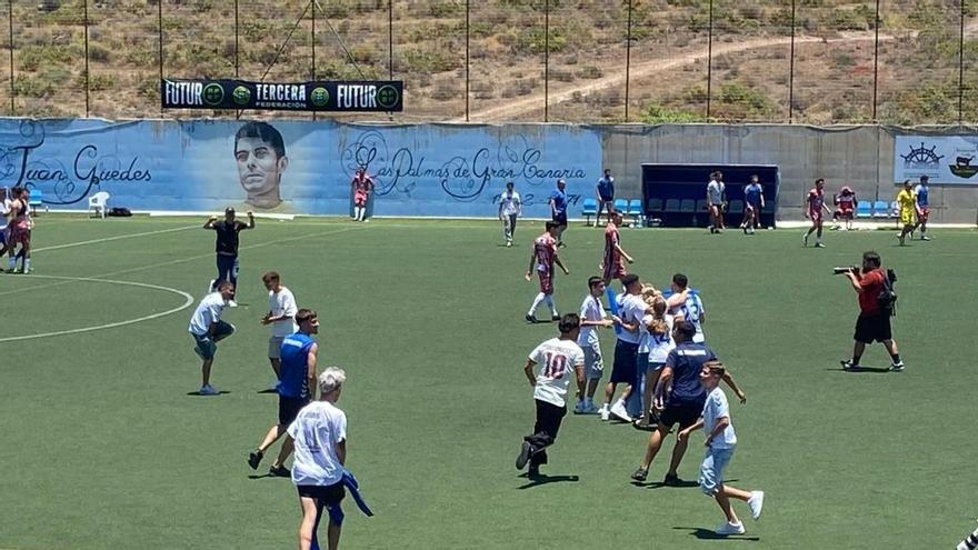 Un 'Tamara' imperial remonta ante el Guijuelo y regresa a Segunda RFEF por todo lo alto (2-0)