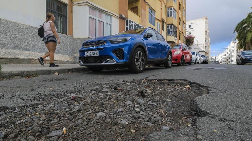 Vecinos de Las Rehoyas se quejan del abandono del barrio