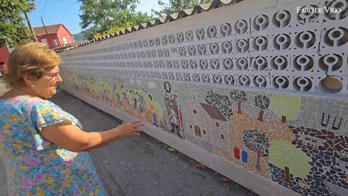 La reina de los mosaicos tiene 82 años y los crea en Nigrán