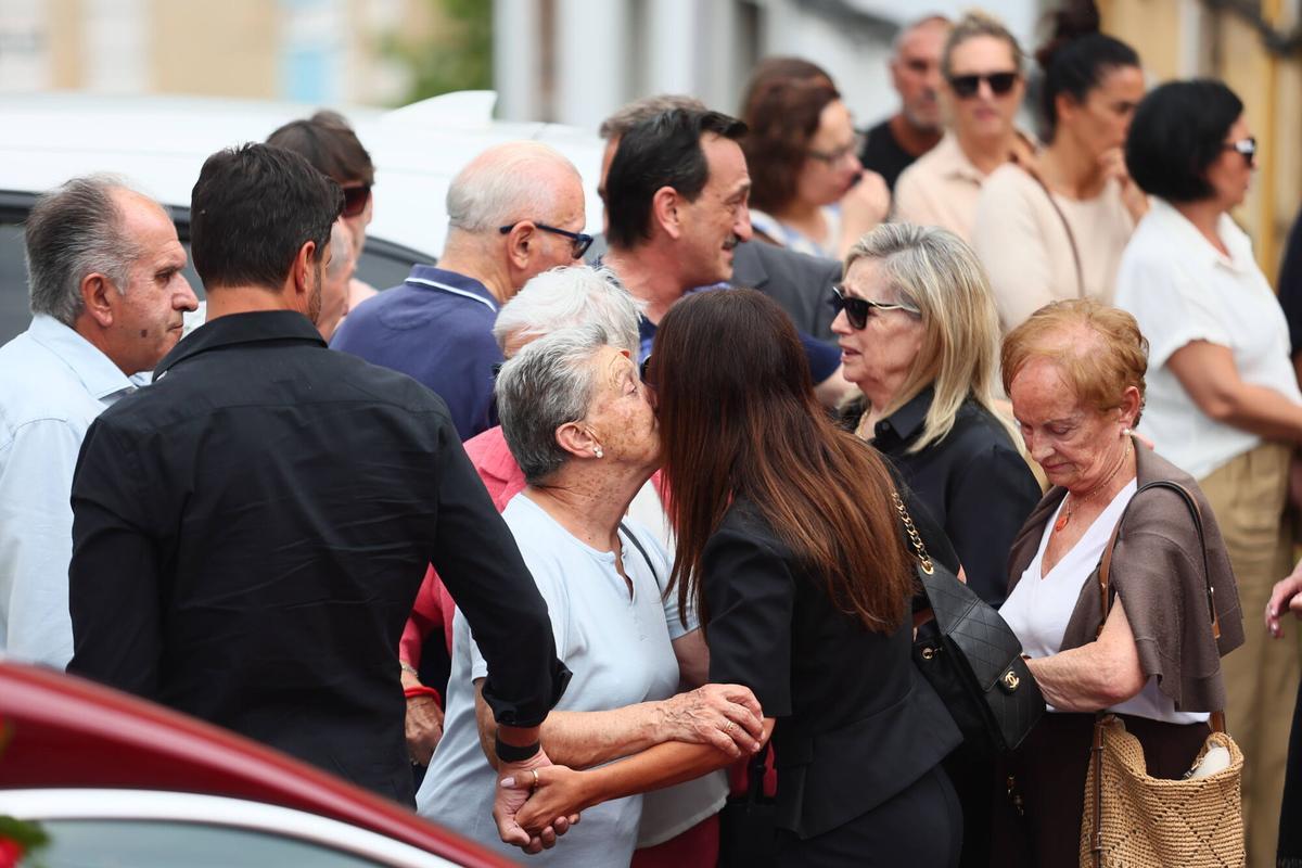 Funeral en Candás por Luis Ángel Echevarría, padre de Paula Echevarría