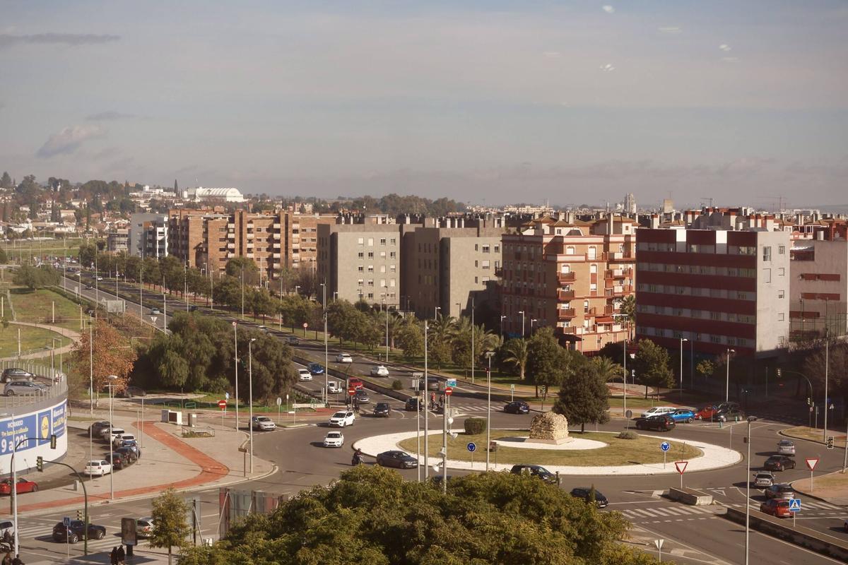 Glorieta del Hipercor, donde se centran los trabajos de la ronda Norte ahora y donde se localizarán los principales cambios de tráfico.