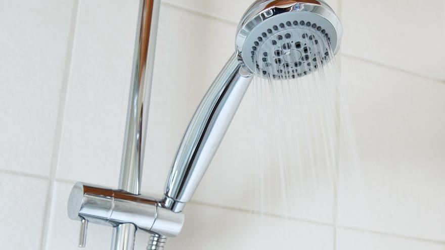 Posar vinagre a la carxofa de la dutxa: el motiu pel qual sortiràs més relaxat (i net)