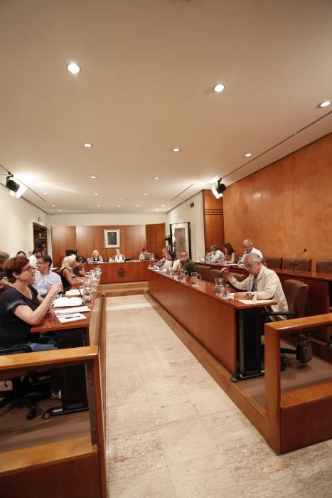 Pleno municipal en el Ayuntamiento de Avilés