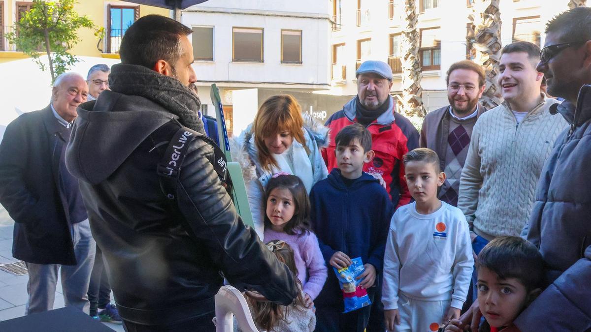 El concejal de Juventud, Daniel Álvaro, ha comprobado 'in situ' el éxito de participación y público de esta propuesta cultural.