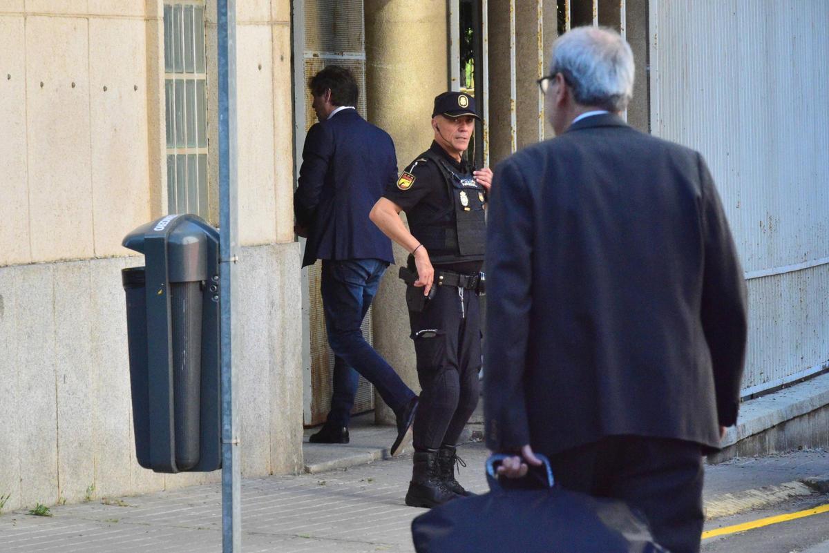 Fotogalería | Llegan los abogados de las acusaciones y los acusados en el juicio contra David Sánchez