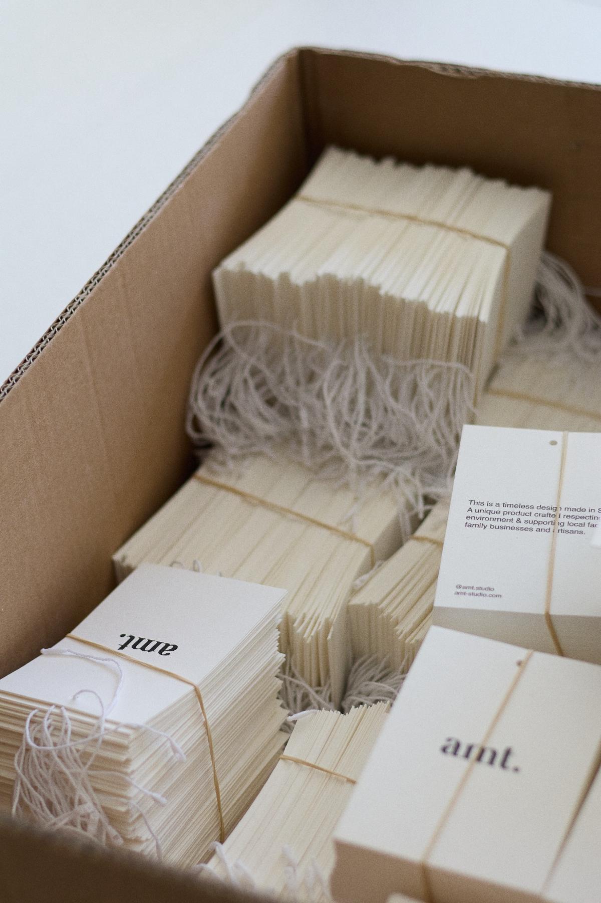 Etiquetes per a la roba de Sustainable Dreams SL