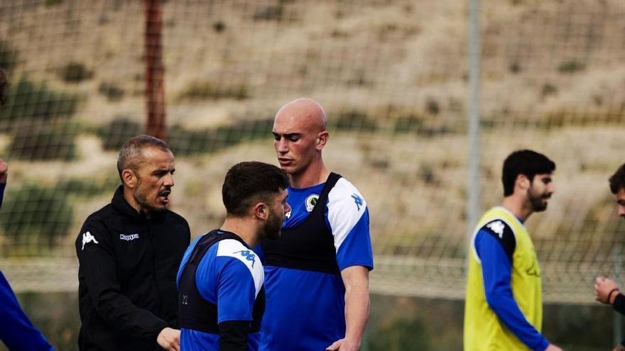 Beto avisa: "El partido contra el Antequera será abierto y habrá que asumir riesgos"