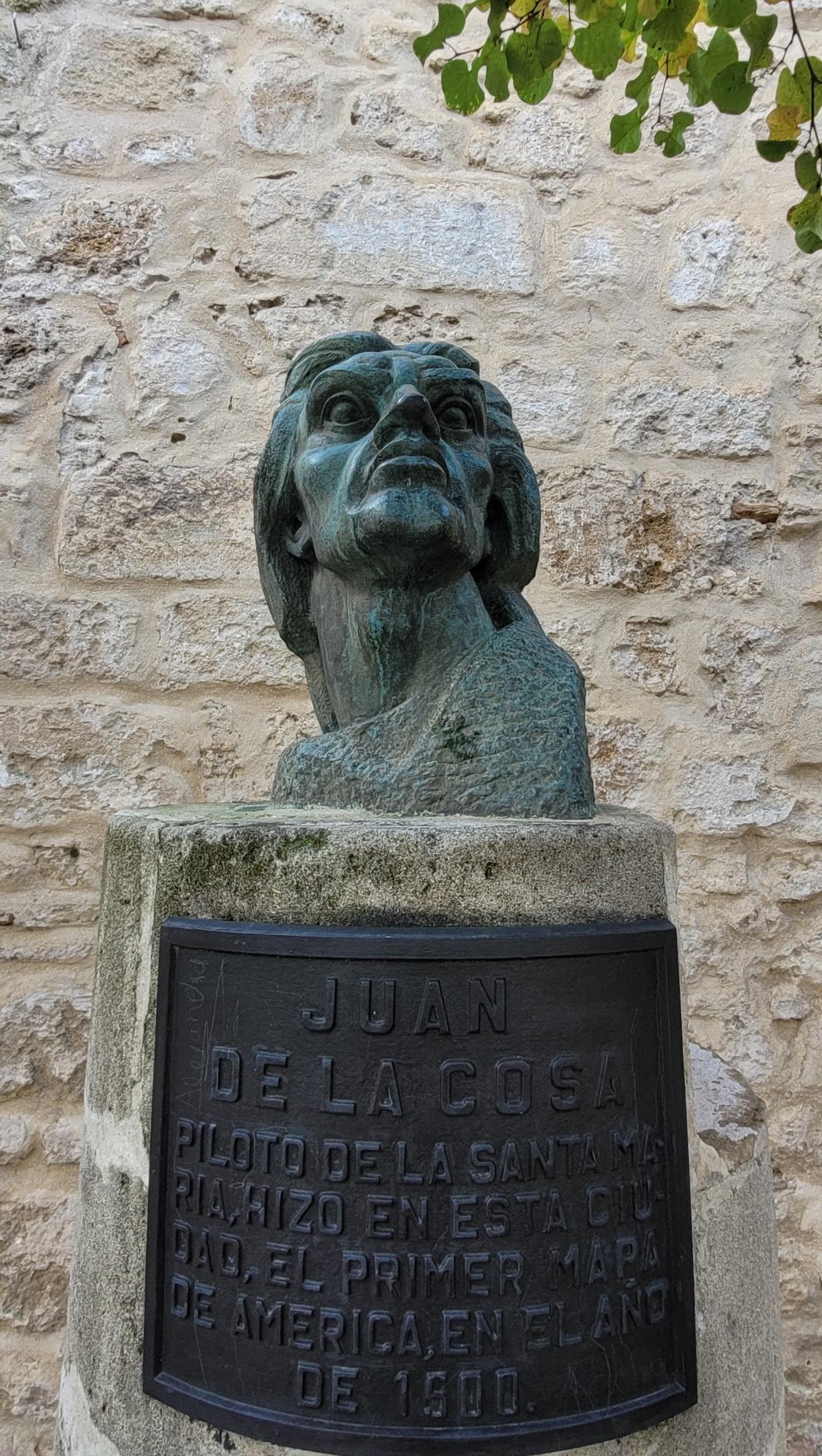 Estatua en homenaje a Juan de la Cosa en El Puerto de Santa María (Cádiz)