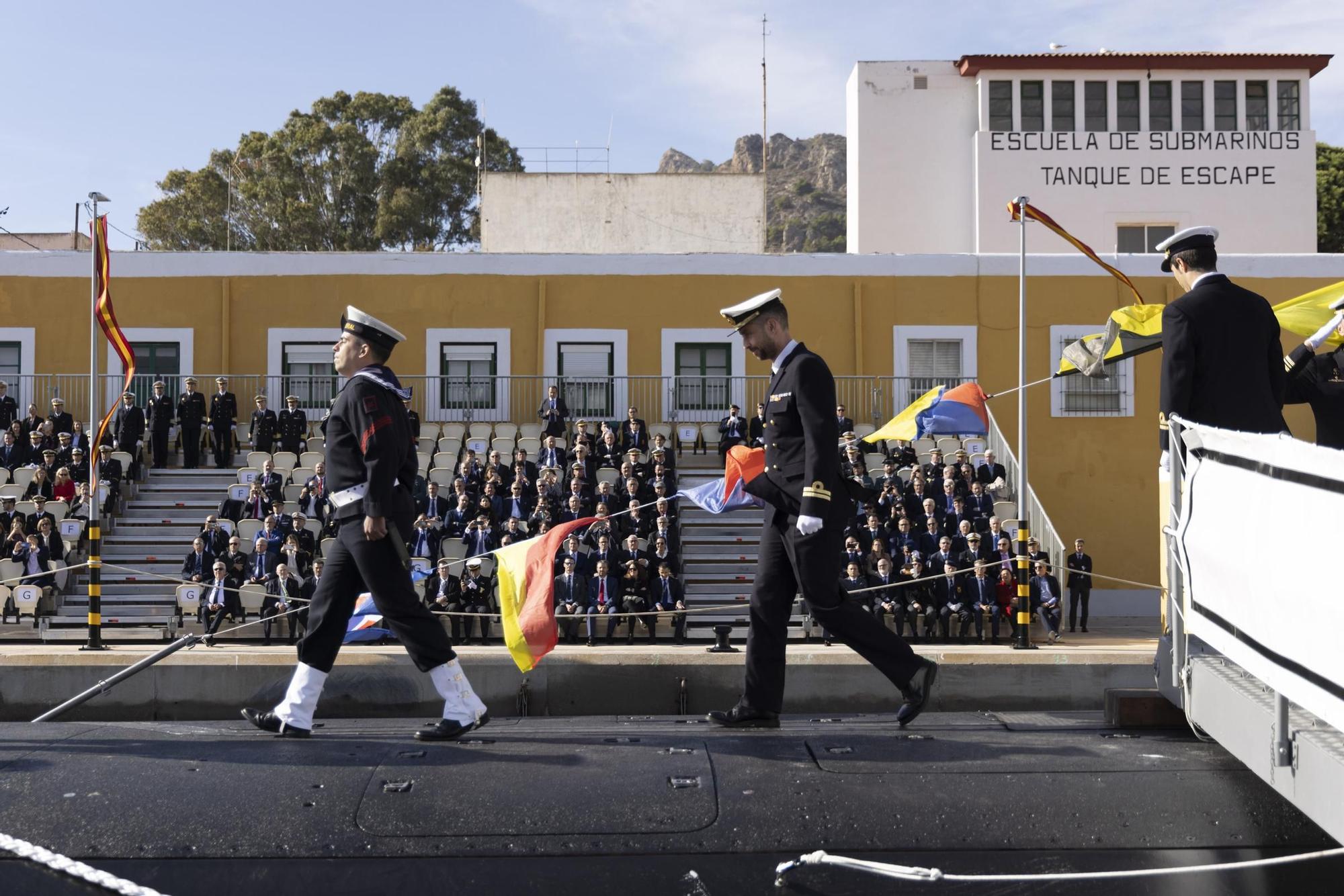 FOTOS: La Armada recibe el submarino S-81 de manos de Navantia