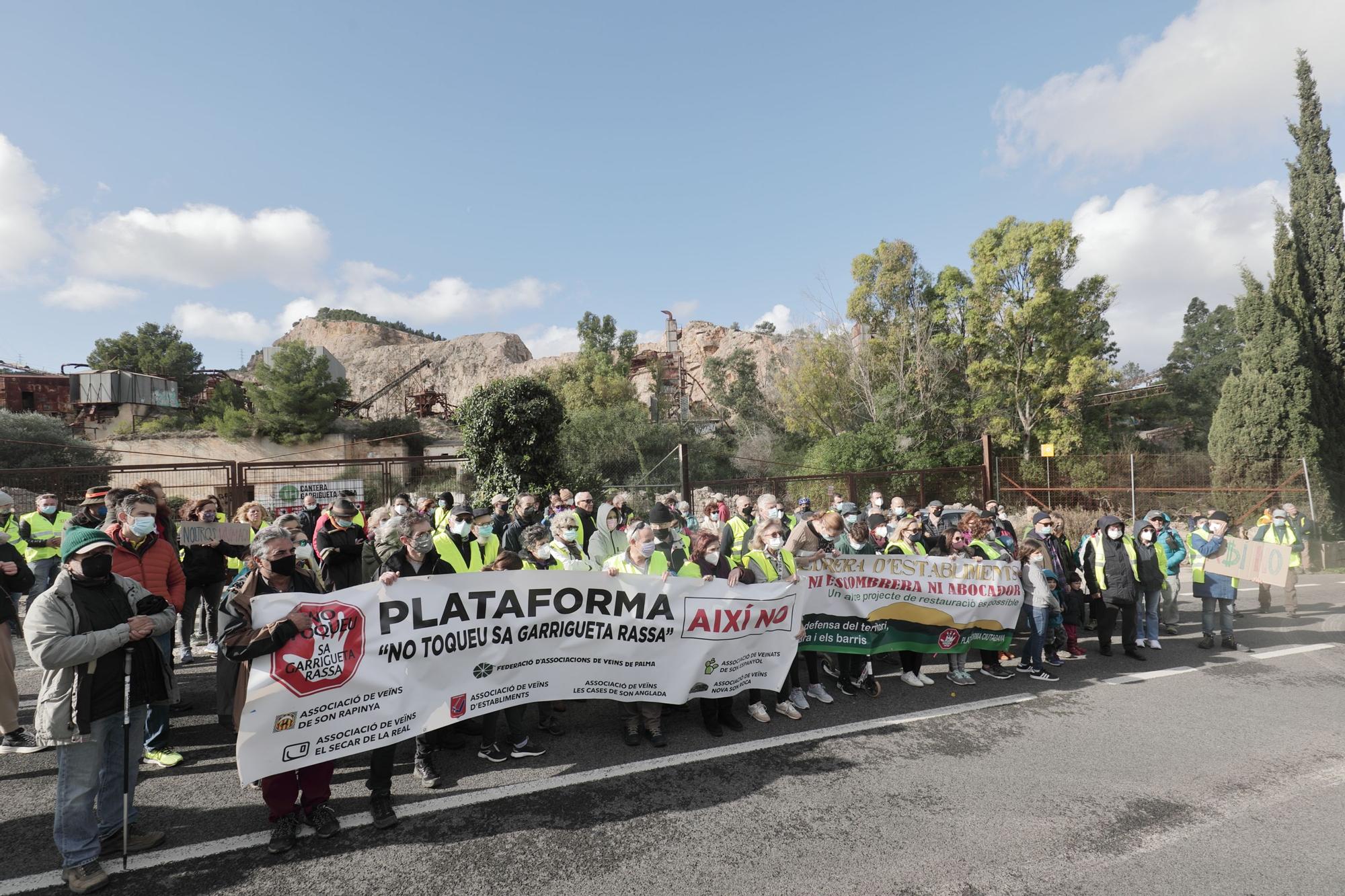 Unas 250 personas reclaman "otro proyecto de restauración" para la cantera de sa Garrigueta