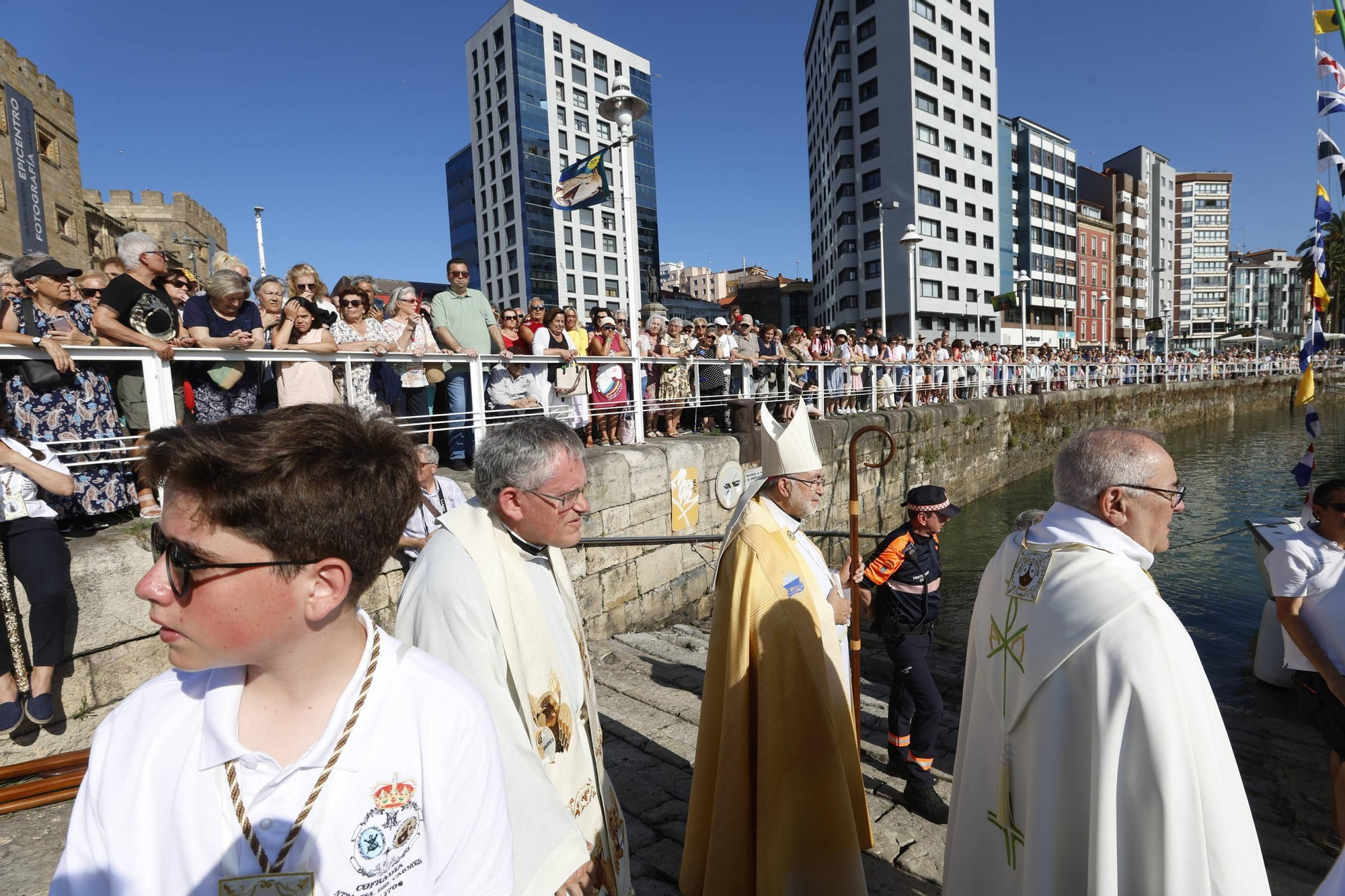 En imágenes: así fue la procesión marinera del Carmen en Gijón