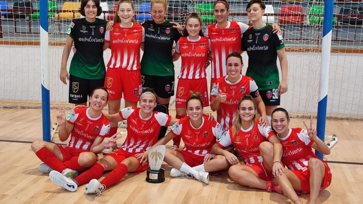 Las jugadoras del Navalcarnero celebran su victoria en el Festa d&#039;Elx