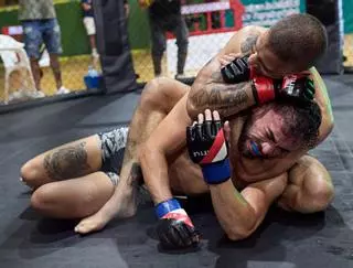 Kevin Perdomo no puede brindarle una alegría a su gente en el debut de las MMA en Gáldar