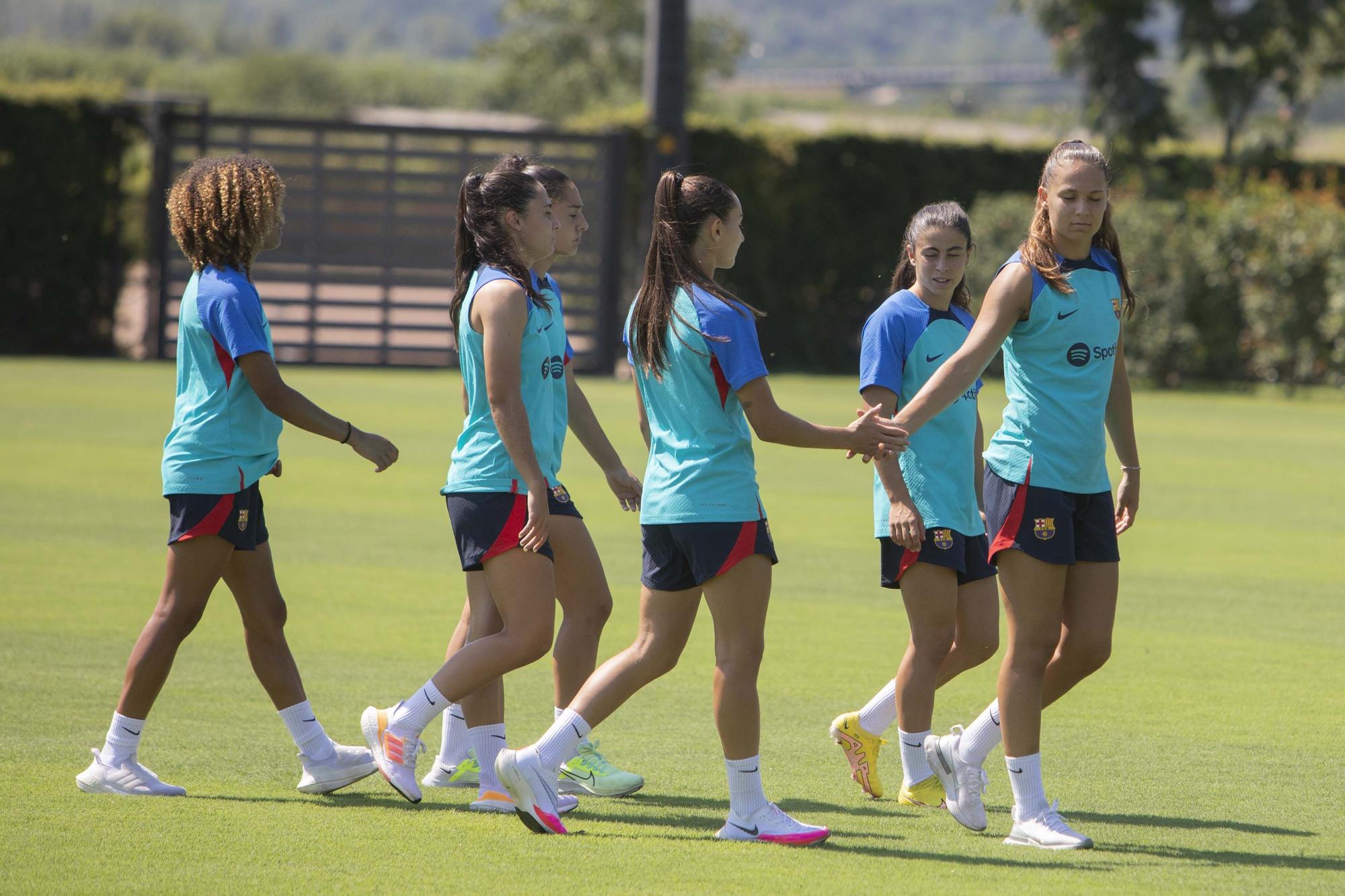 Sessió d'entrenament del Barça femení a la Vall d'en Bas