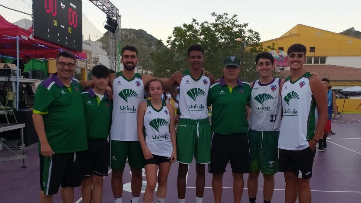 Entrenadores y jugadores representantes del EBG Málaga.